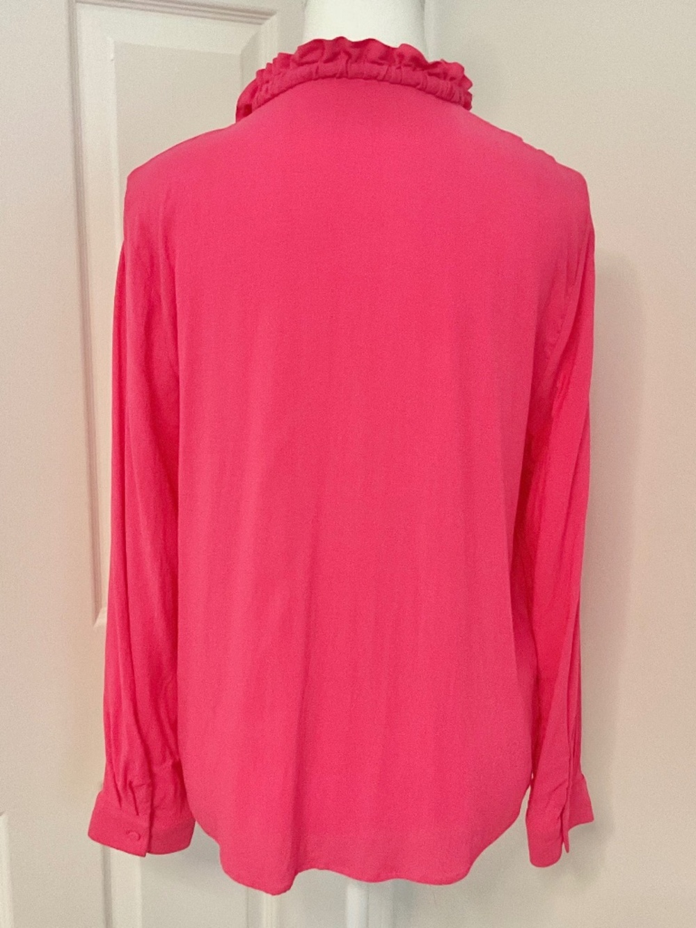 🤩 Mango Fuschia Ruffle-Necked Blouse - size 8 - Picture 7 of 10